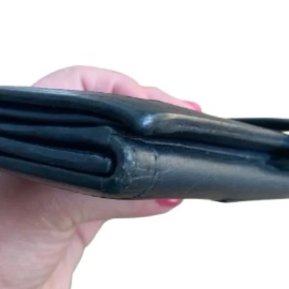 Gucci Vintage, Rare Navy Leather Wallet EUC w/ COA!